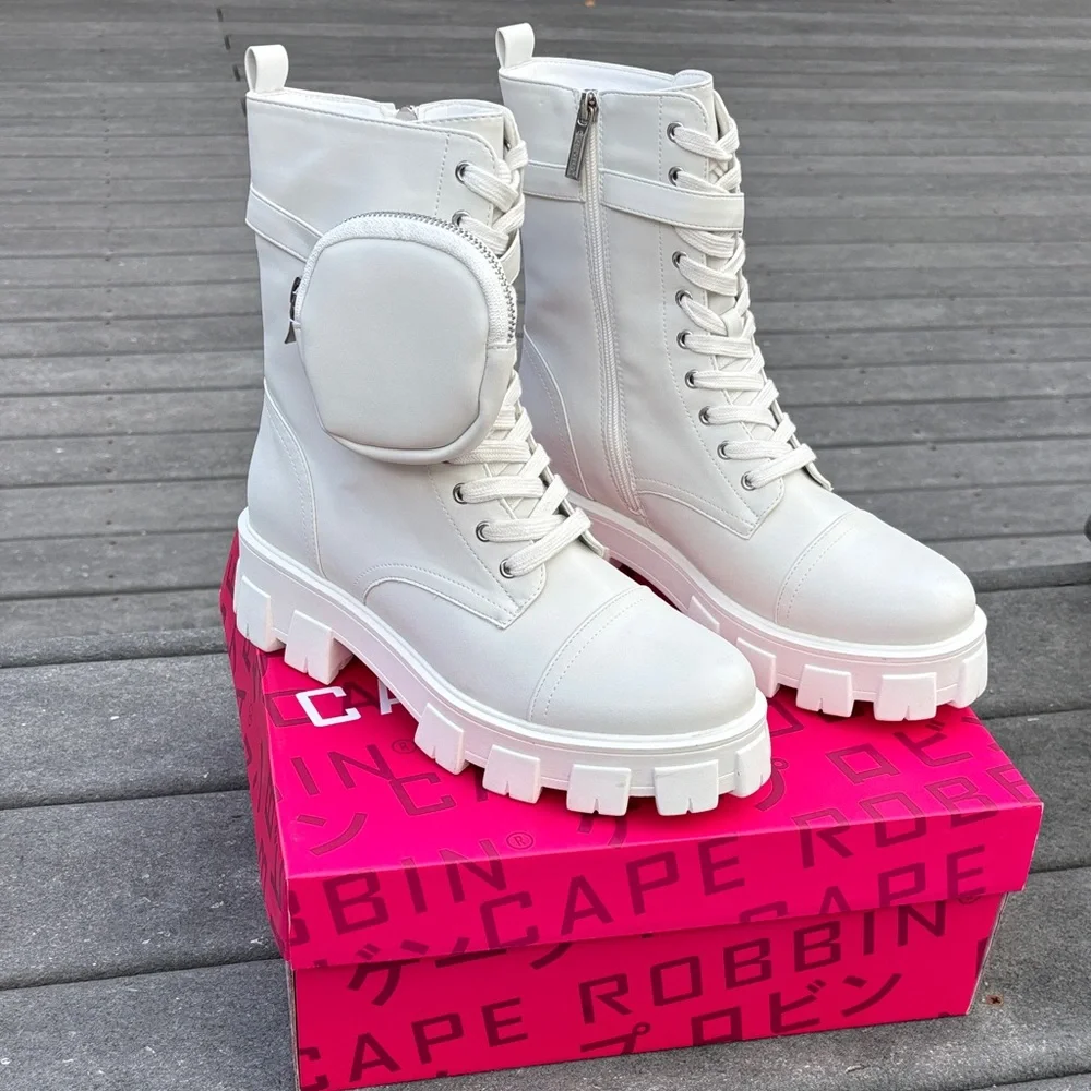 NWT Cape Robbin Women White Monalisa Combat Boots, Zippers, Pocket, Size 11 - Picture 15 of 17
